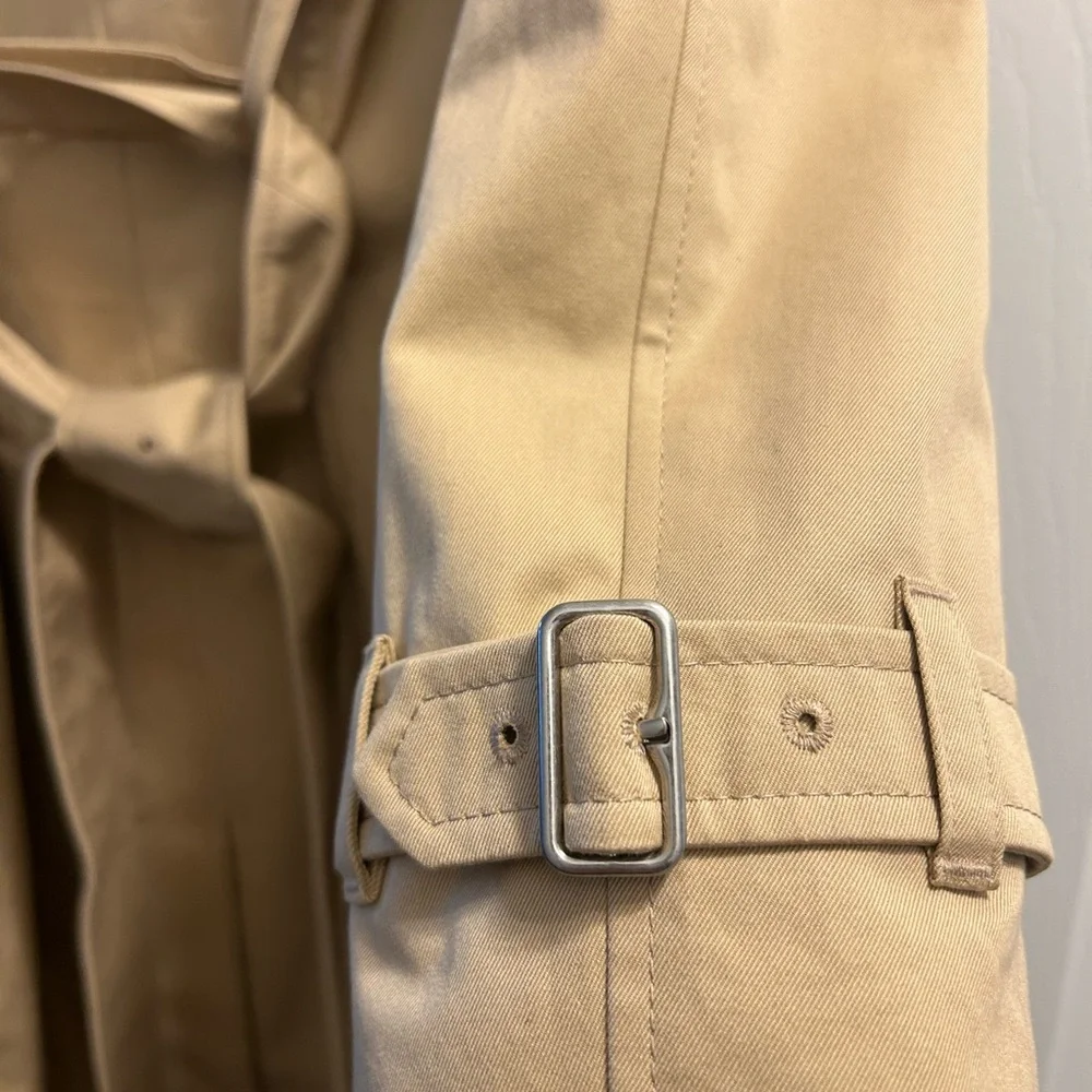 Burberry Beige Trench Coat with Classic Check Lining, less than 5 months old. - Picture 7 of 14